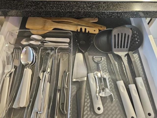 ครัวหรือมุมครัวของ Fribourg Home Junior