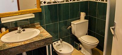 Un baño de Hotel Ampolla Sol