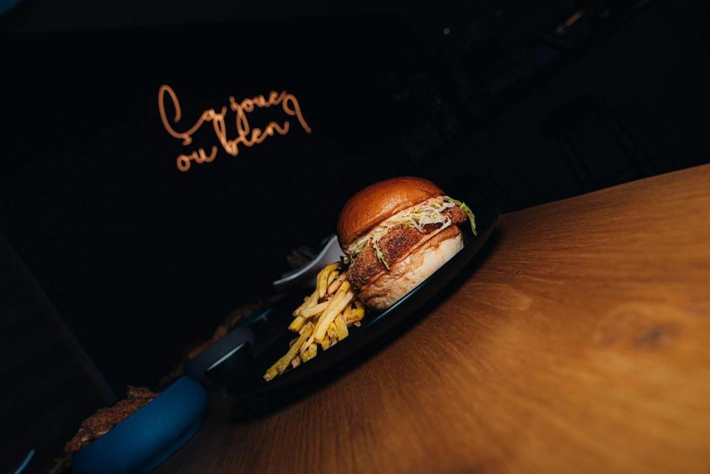 Ramada Encore by Wyndham Geneva - Resim 12