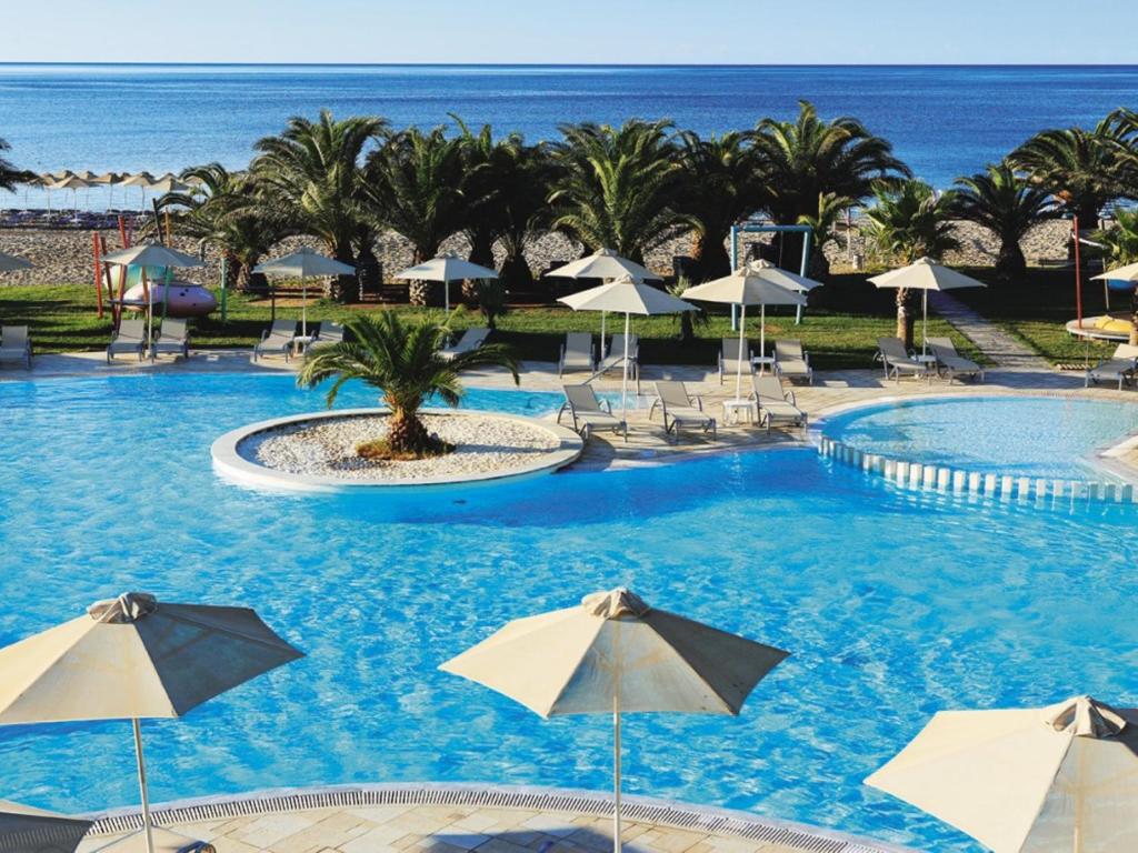 Bazén v ubytování Hapimag Resort Damnoni nebo v jeho okolí