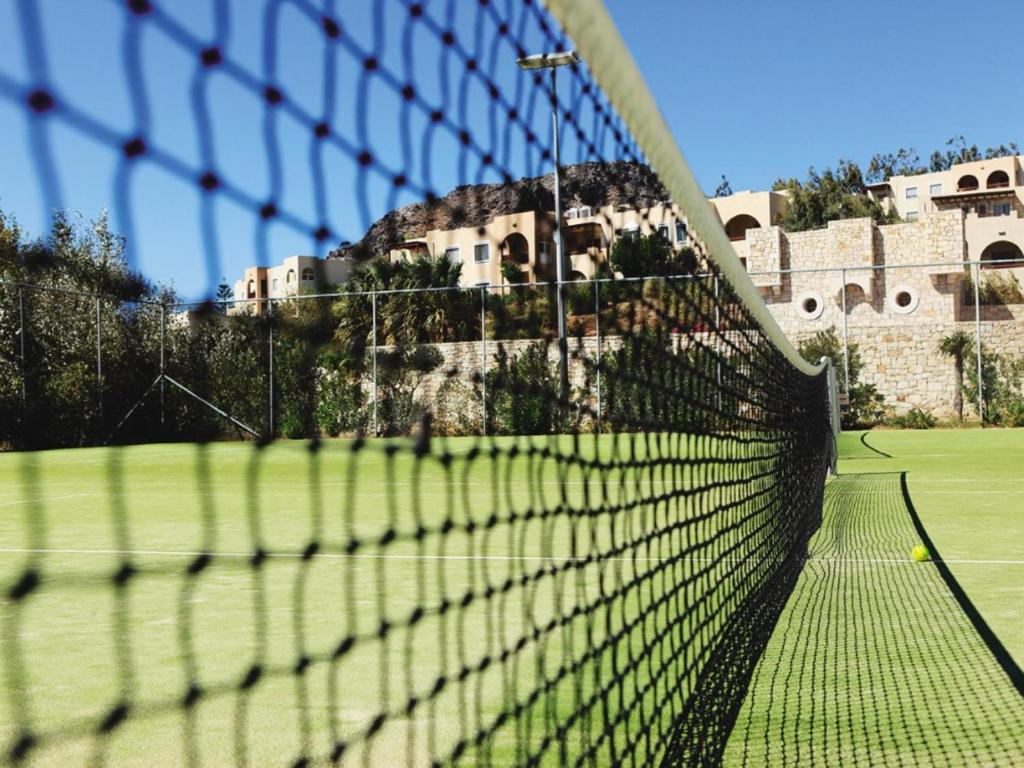Tenis a/nebo squash v ubytování Hapimag Resort Damnoni nebo okolí