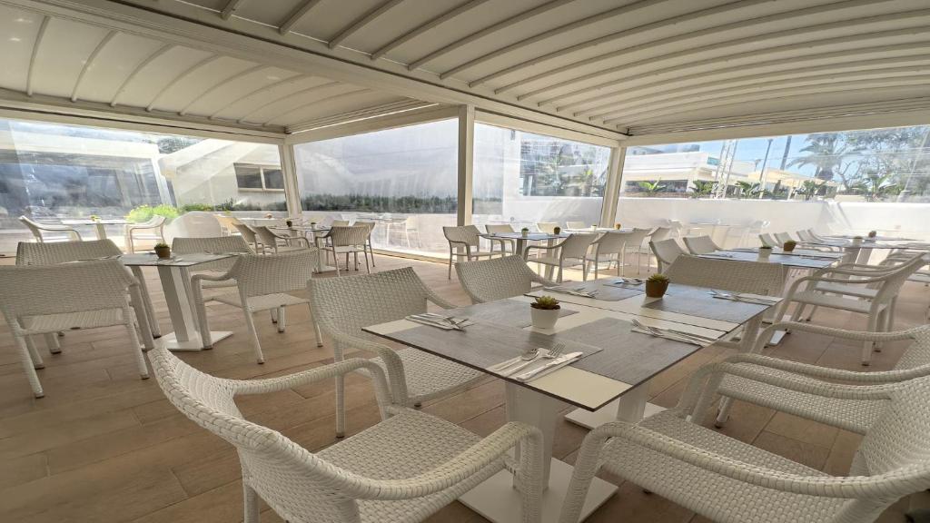 A restaurant or other place to eat at BLUESEA Ses Cases d'Or