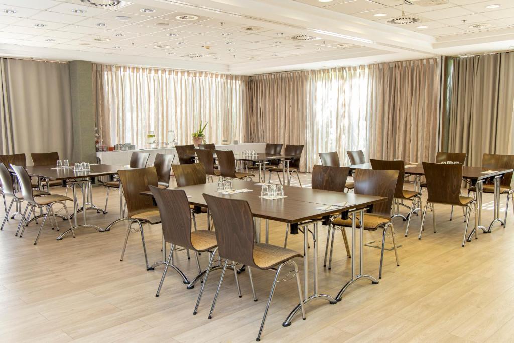 Restaurace v ubytování Lion's Garden Hotel