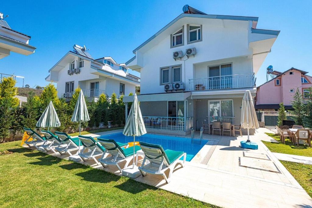 Πισίνα στο ή κοντά στο Villa Ekiz, Fethiye