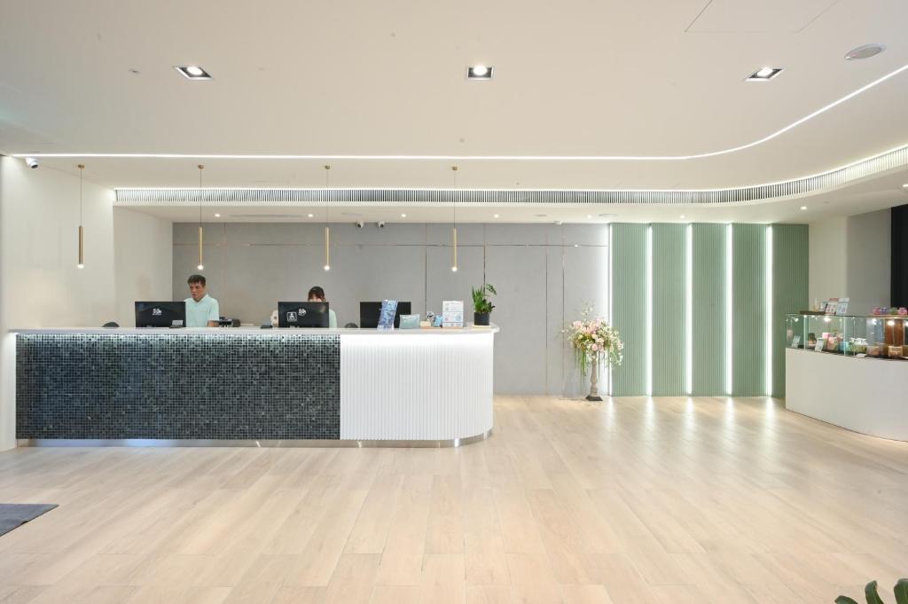 Vstupní hala nebo recepce v ubytování Azure Hotel