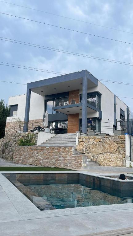 Photo de la galerie de l'établissement MAGNIFIQUE VILLA MOUGINS AVEC PISCINE & Spa, à Mougins