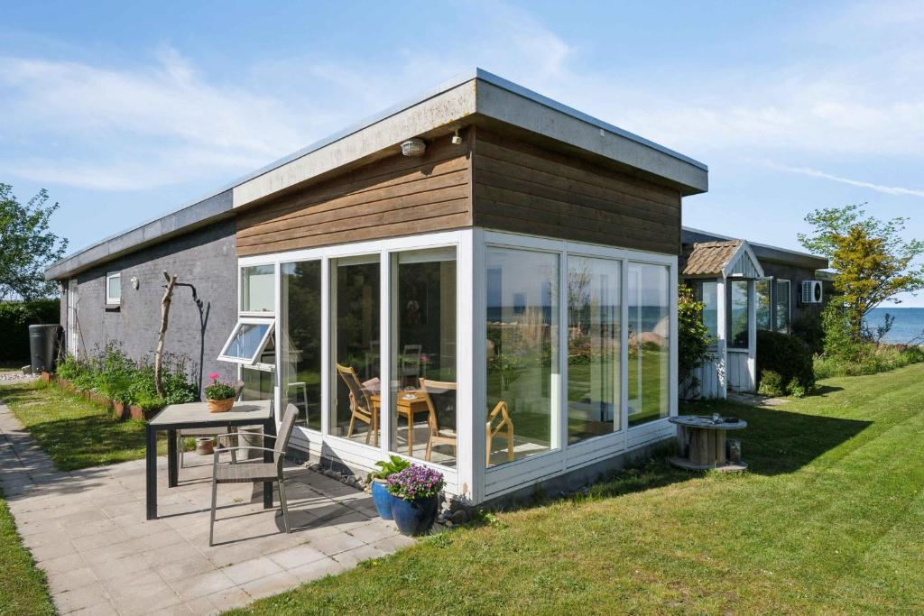 Zahrada ubytování Holiday Home With Private Beach And Sea View