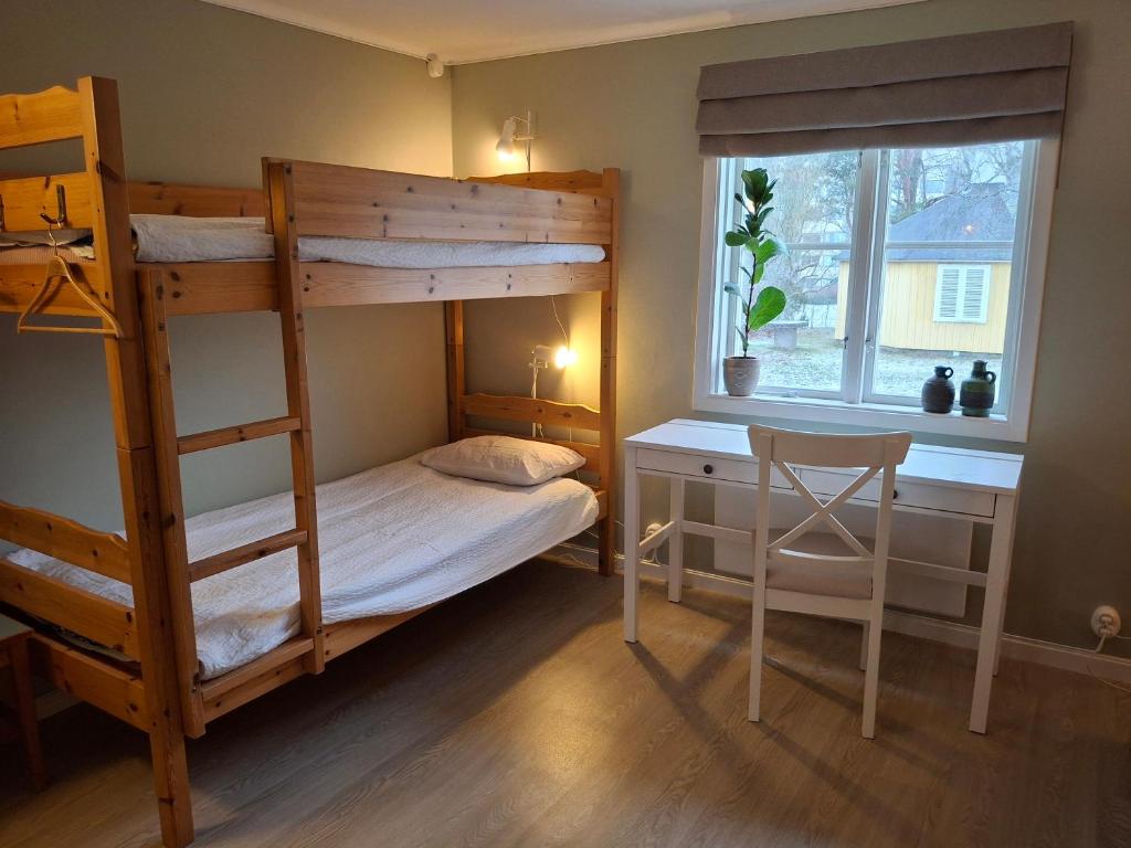 Postel nebo postele na pokoji v ubytování Mjölby Vandrarhem
