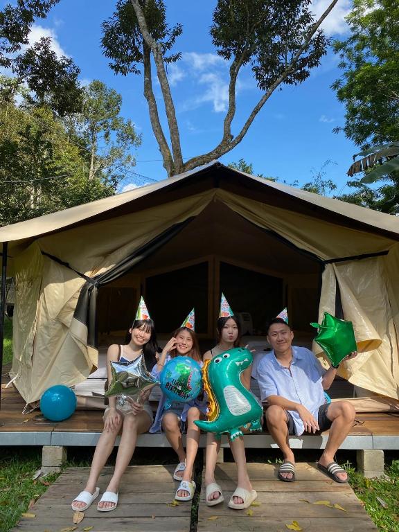 Hosté ubytování Canopy Villa Glamping Park