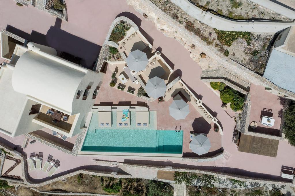 Bazén v ubytování Zatrikion Santorini Villas nebo v jeho okolí