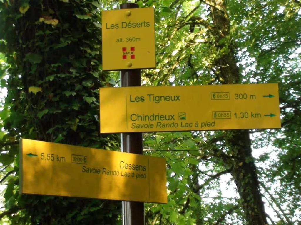 Certifikát, hodnocení, plakát nebo jiný dokument vystavený v ubytování Ozero