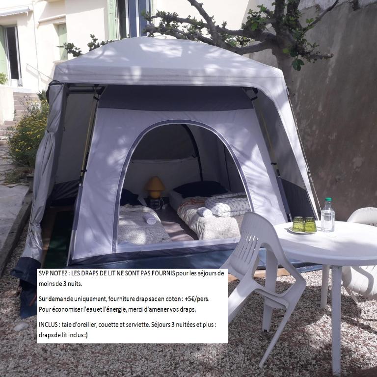 Fotografie z fotogalerie ubytování Deux tentes confortables dans un joli jardin idéalement situé v Sète