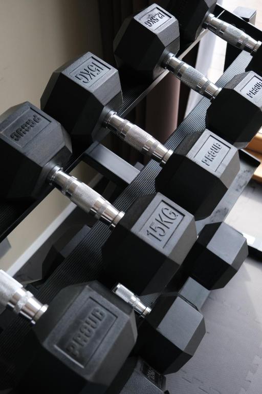 Fitness centrum a/nebo fitness zařízení v ubytování BO Hotel Hamburg