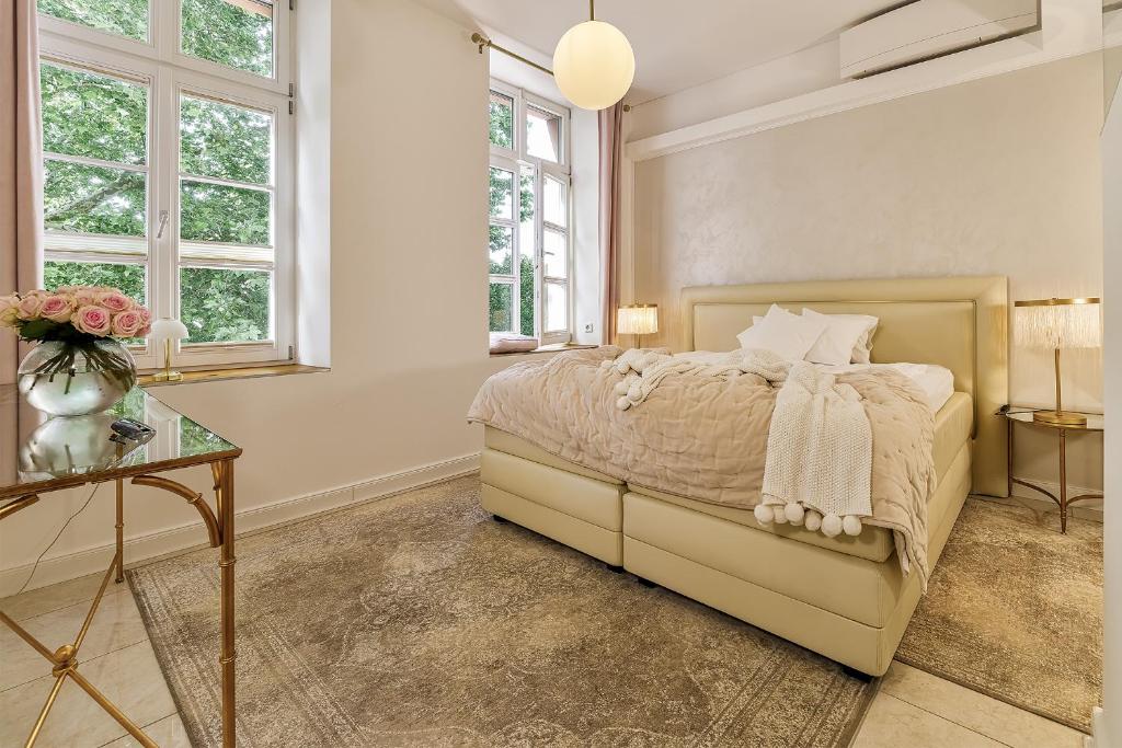 
Superior Suite with 2 Bedrooms, 2 Bathrooms, Living/Dining Room and Kitchen
