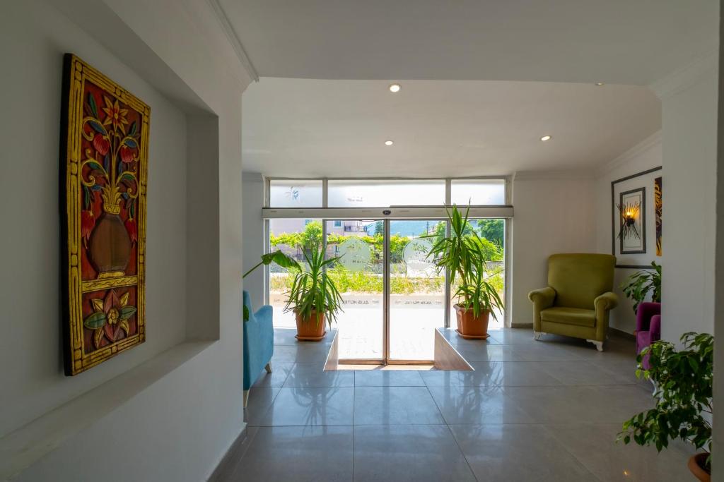 Posezení v ubytování Aliş Hotel Fethiye