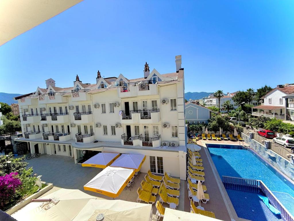 Bazén v ubytování Fidan Apart Hotel nebo v jeho okolí