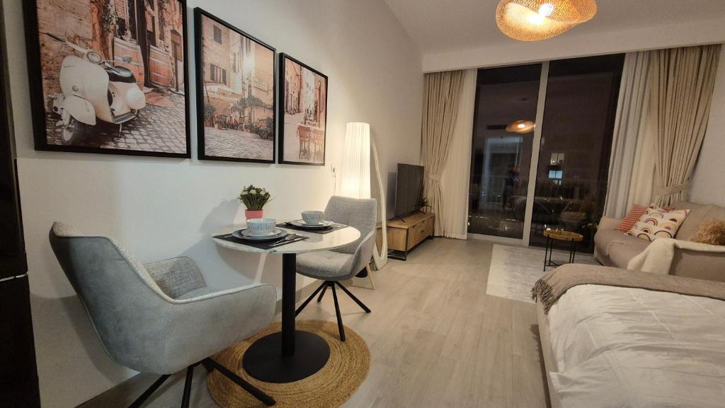 Χώρος καθιστικού στο Deluxe Studio - Stylish & Cosy in Luma22