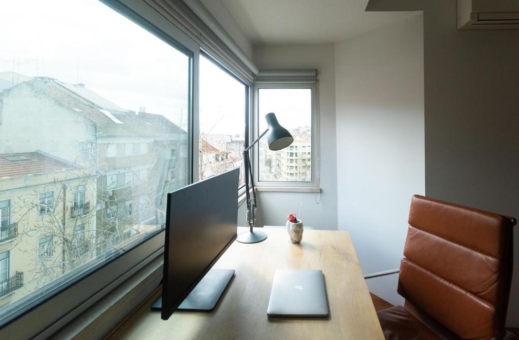 Workspace evidence from Contemporary Apartment Avenida da Liberdade