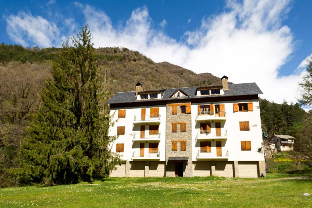 Nespecifikovaný výhled na hory nebo výhled na hory při pohledu z aparthotelu