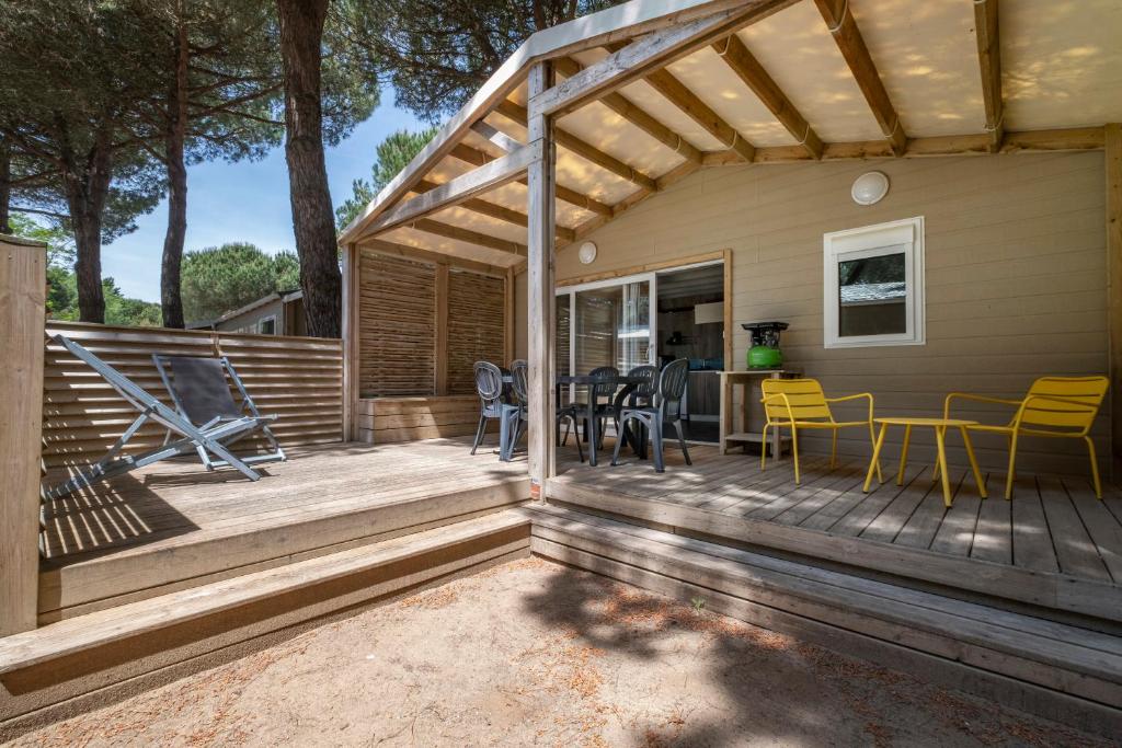 Balkón nebo terasa v ubytování Camping Le Suroit