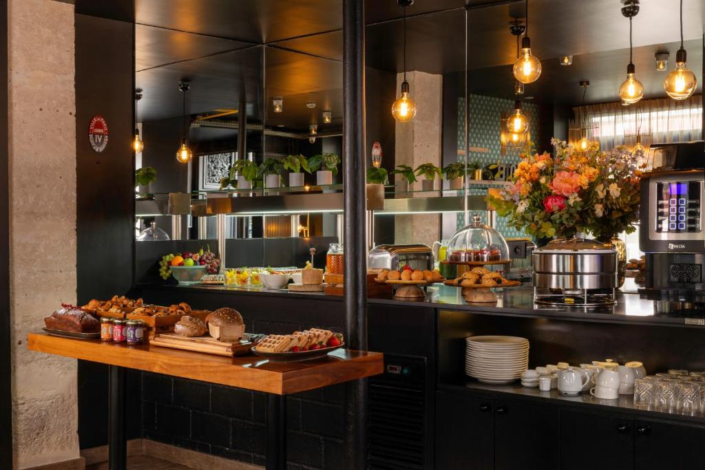 Hôtel Maxim Folies - Resim 12