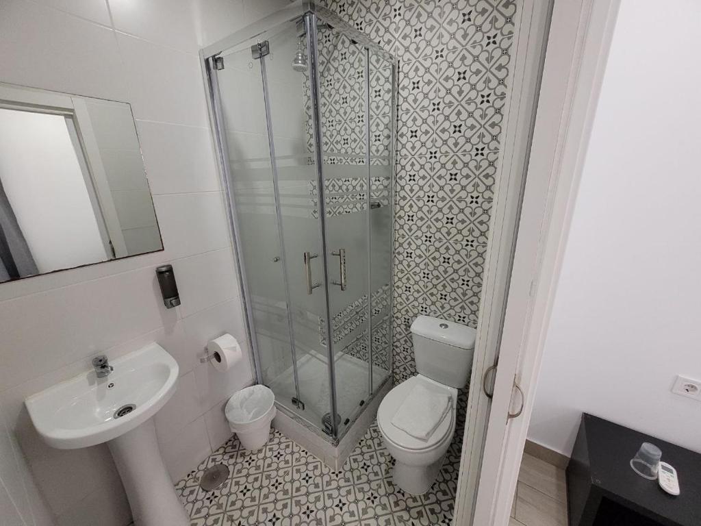 AYZ Silvela - Auto check-in property - Resim 13