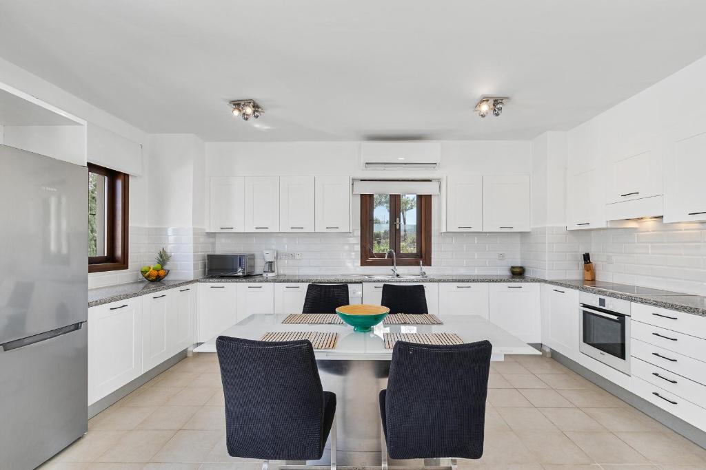 Kuchyň nebo kuchyňský kout v ubytování Charming Apartment PZ12 - Lefkara, Aphrodite Hills