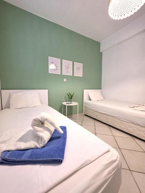 Postel nebo postele na pokoji v ubytování H&O Best Apt In Paphos!