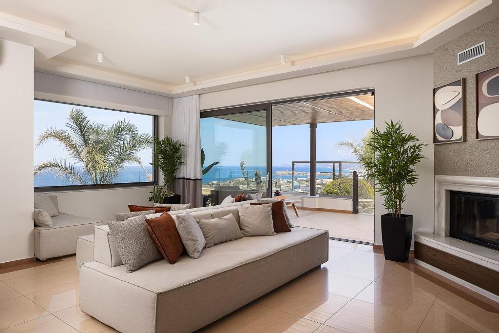 Posedenie v ubytovaní Villa Belle, Where Sea Views Meet Sunset Magic by etouri