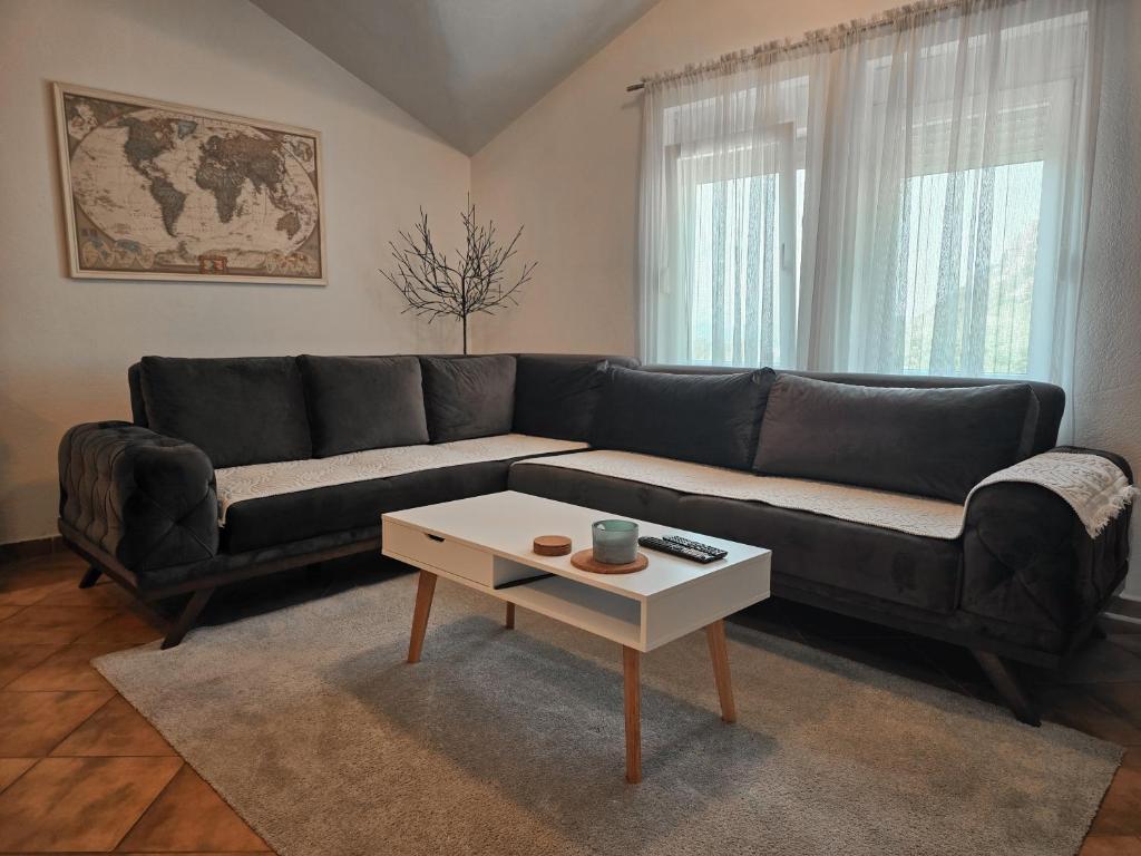 Χώρος καθιστικού στο Village experience - Skadar lake