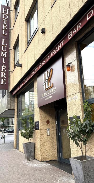 Hotel Lumière an der Messe - Resim 6