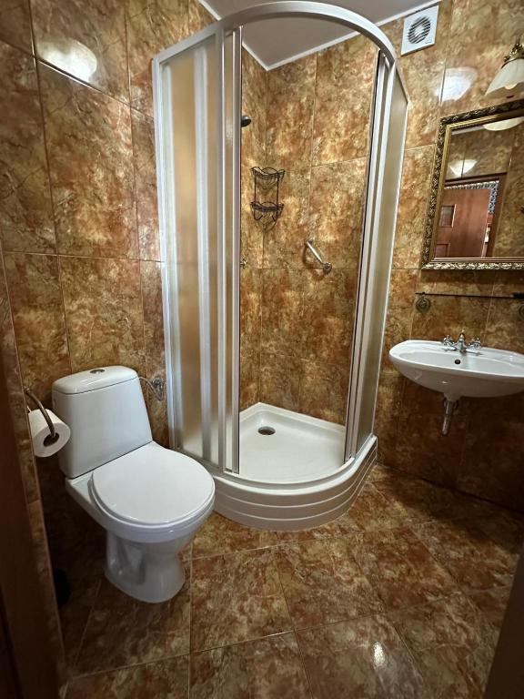 
Basic Triple Room with Shared Bathroom
