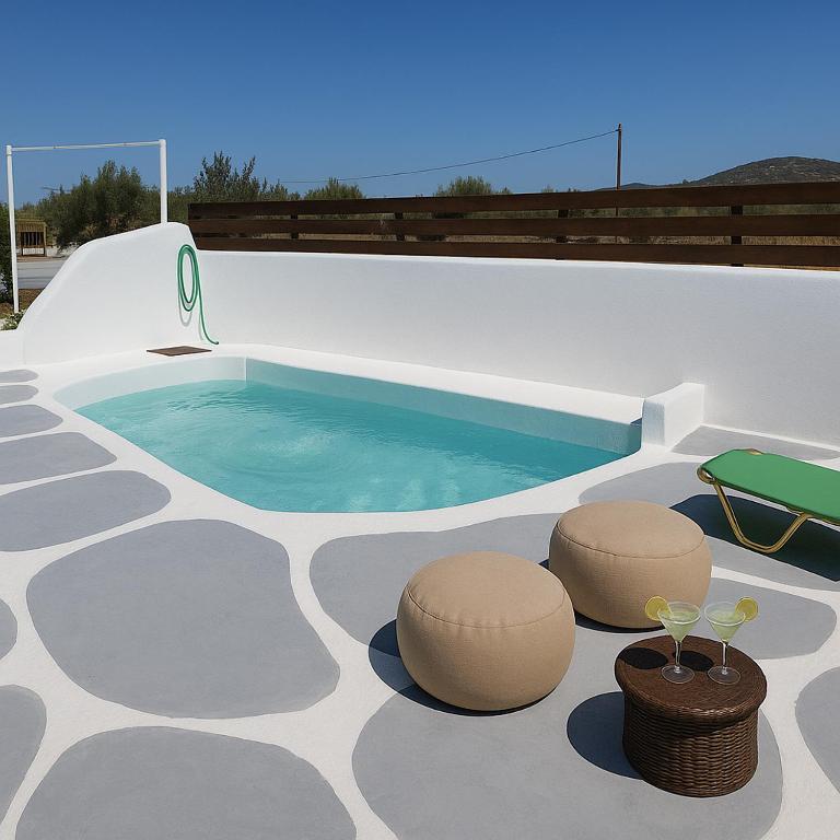 Bazén v ubytování Boho Sisi Retreat - Poolside Oasis & Private Hot Tub nebo v jeho okolí