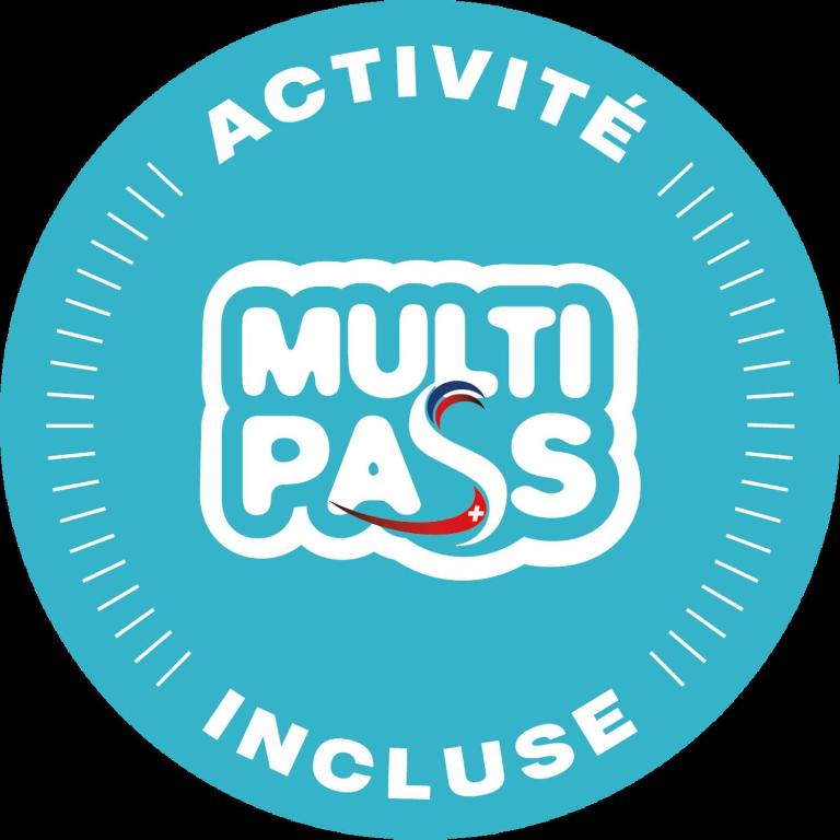 un cercle bleu avec le texte mumronass inclus dans l'établissement Serac 1 - Snow and Trek, à Morzine