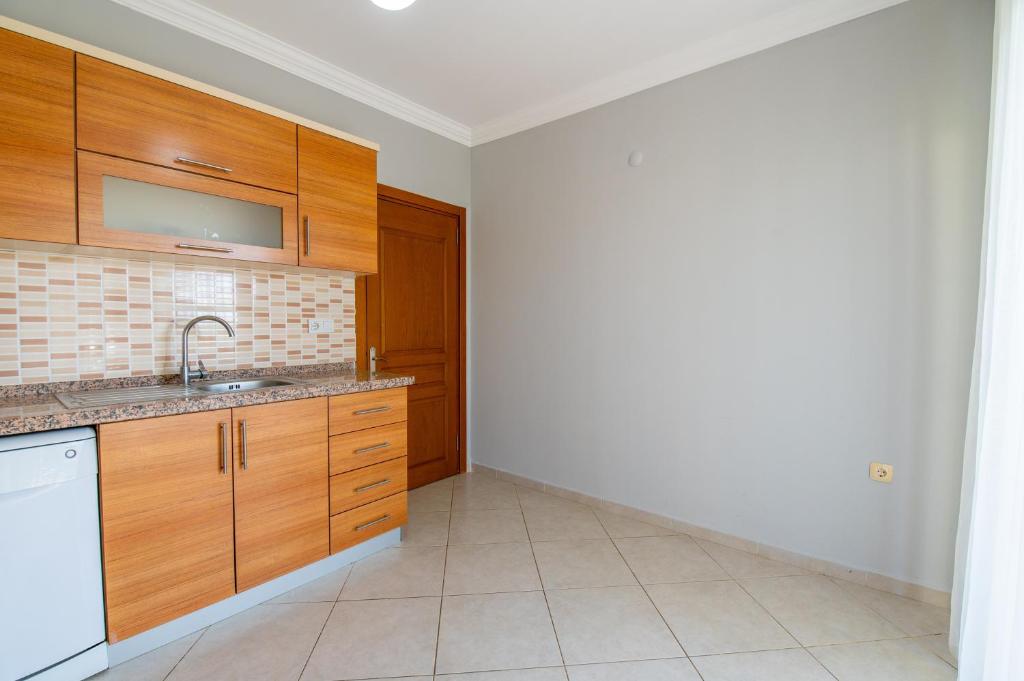 A kitchen or kitchenette at Hanel Life Royal Villas 7 Aqualettings