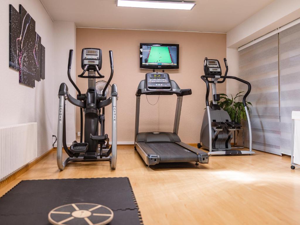 Spordikeskus ja/või sportimisvõimalused majutusasutuses Hotel Spalentor - Ihr sympathisches Stadthotel
