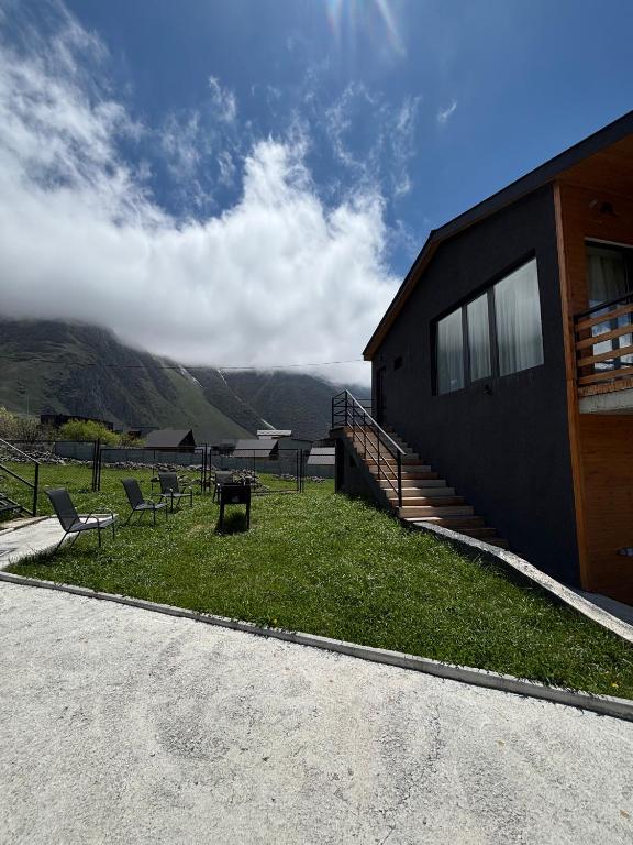Nespecifikovaný výhled na hory nebo výhled na hory při pohledu z hotelu