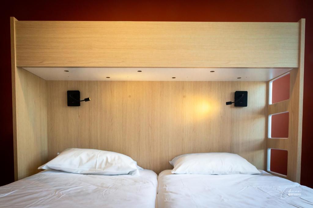 Le Spot CIS Nantes - Triple Room With Private Bathroom
