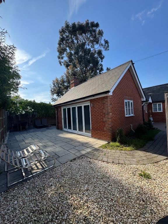 Luxury 4 Bedroom Bungalow 6