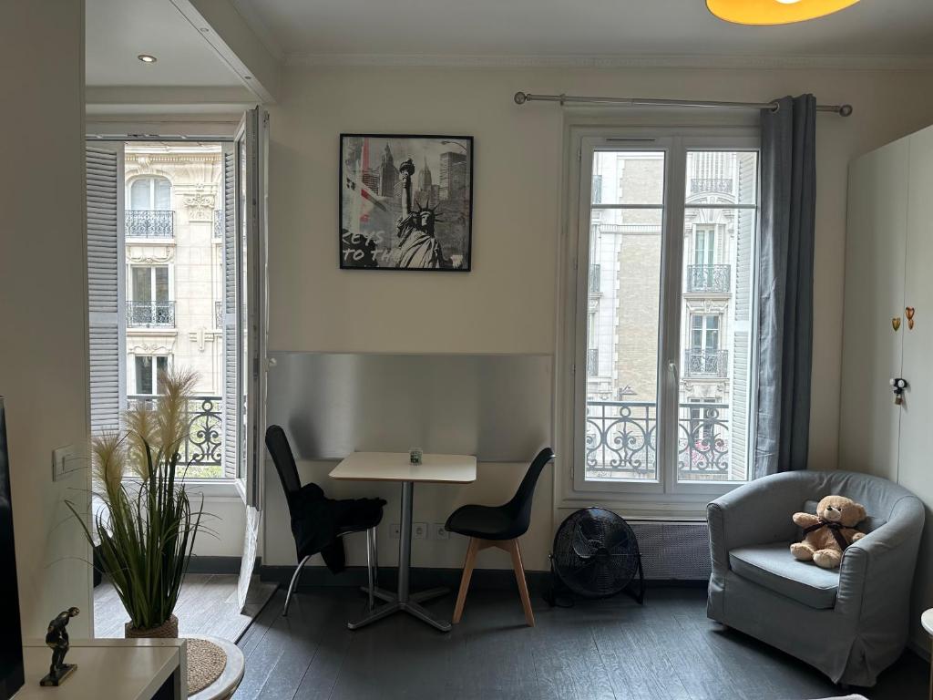 Photo de la galerie de l'établissement Cosy studio châtelets les halles, à Paris