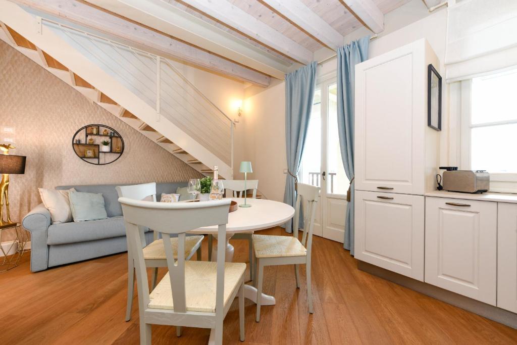 Furnished |2BR+Balcony |Sustainable Urban Living - Bayut.com - Sustainable Living In Apartments With A View