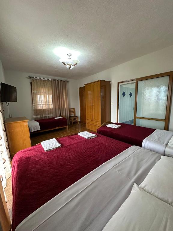 Postel nebo postele na pokoji v ubytování Camping & Guest House Herges