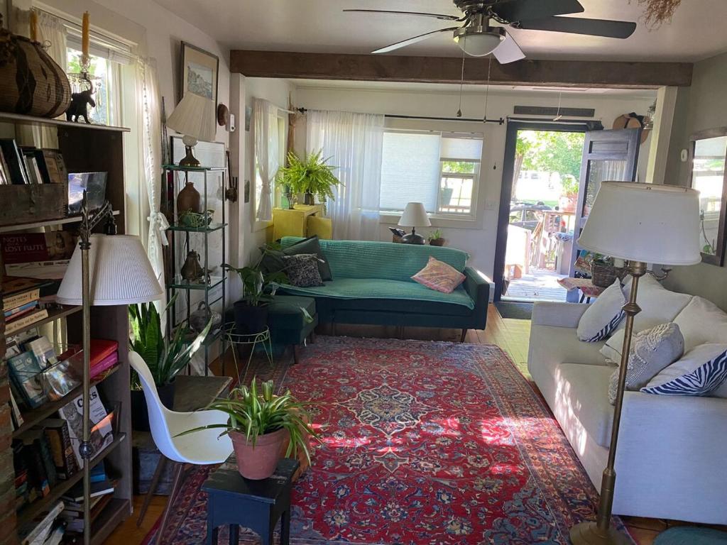 Private Apartment With Lake Access,‏ אובורן (מחירים מעודכנים ל-2025)