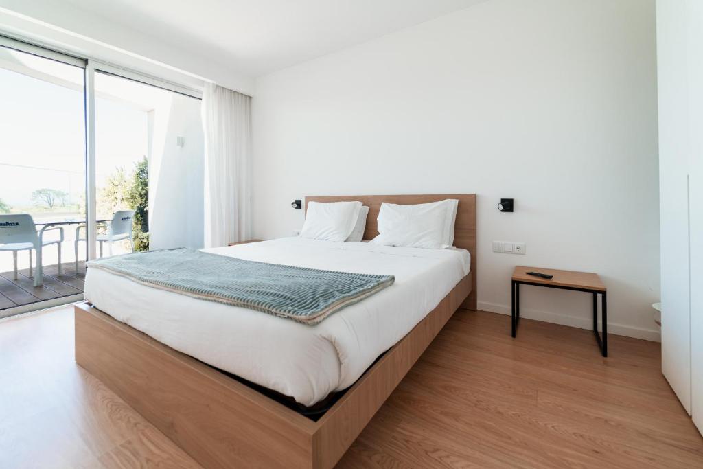 Marinhas Bed & Breakfast - 13