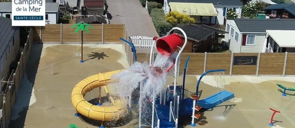 Bazén v ubytování Camping de la Mer nebo v jeho okolí