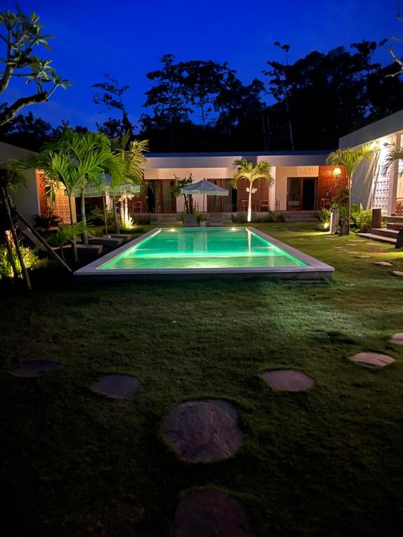 Tropical Almond Villa - 11