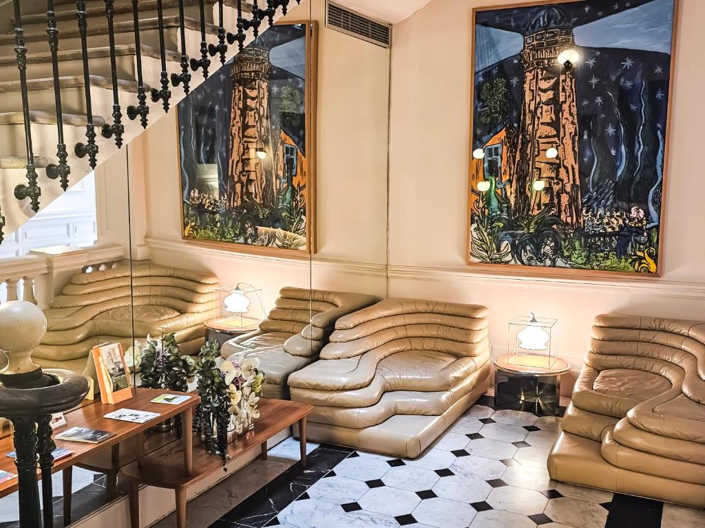 Posezení v ubytování Hôtel L'orque Bleue