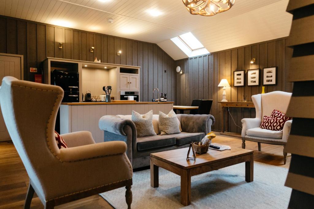 Retreat East - 