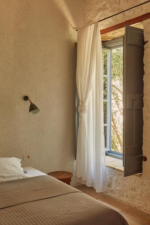 Bratsera Boutique Hotel - 2