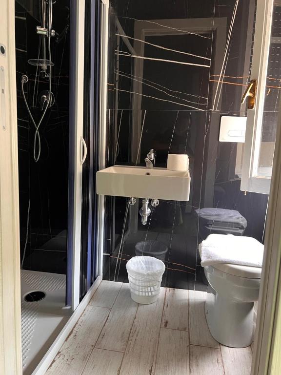 Ванная комната в Hotel moroni